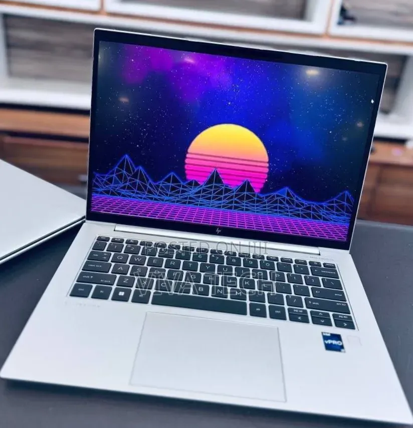 New Laptop HP EliteBook 830 G9 16GB Intel Core i5 SSD 512GB