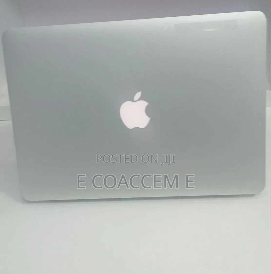 New Laptop Apple MacBook 8GB Intel Core i5 SSD 256GB