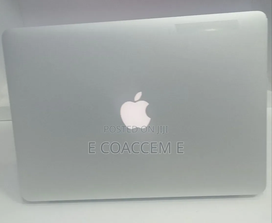 New Laptop Apple MacBook 8GB Intel Core i5 SSD 256GB