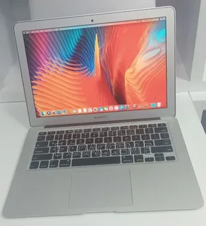 New Laptop Apple MacBook 8GB Intel Core i5 SSD 256GB