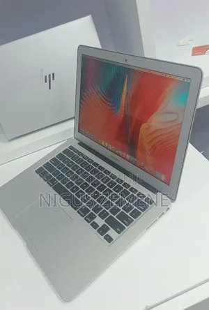 New Laptop Apple MacBook Air 2017 8GB Intel Core i5 SSD 256GB