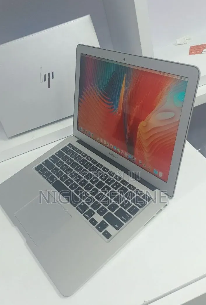 New Laptop Apple MacBook Air 2017 8GB Intel Core i5 SSD 256GB