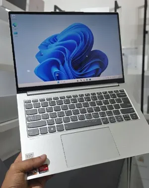 New Laptop Lenovo IdeaPad Flex 14 16GB AMD Ryzen 7 SSD 512GB