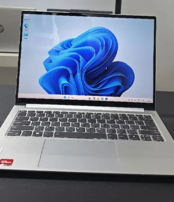 New Laptop Lenovo IdeaPad Flex 14 16GB AMD Ryzen 7 SSD 512GB