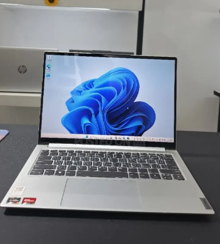 New Laptop Lenovo 16GB AMD Ryzen 7 SSD 512GB