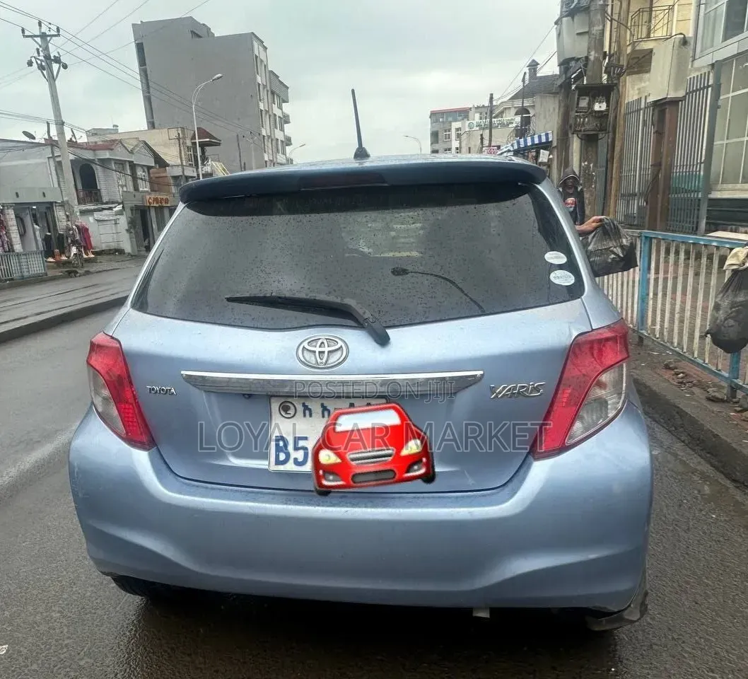 Toyota Yaris 2012 Blue