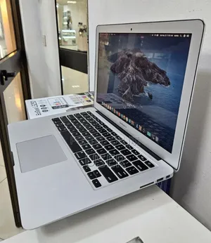 New Laptop Apple MacBook Air 4GB Intel Core i5 SSD 128GB
