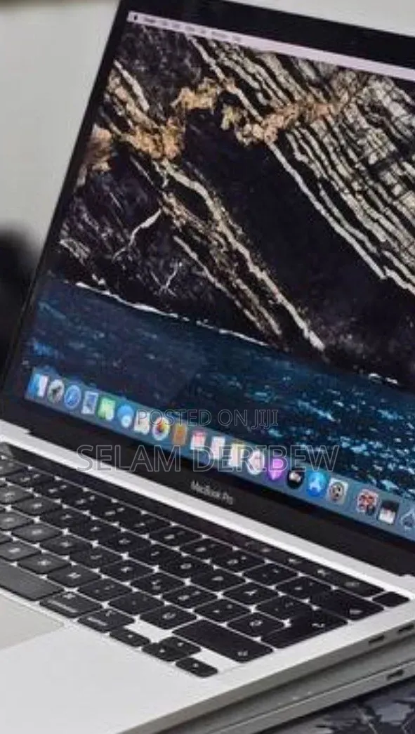 New Laptop Apple MacBook Pro 32GB Intel Core i7 SSD 512GB