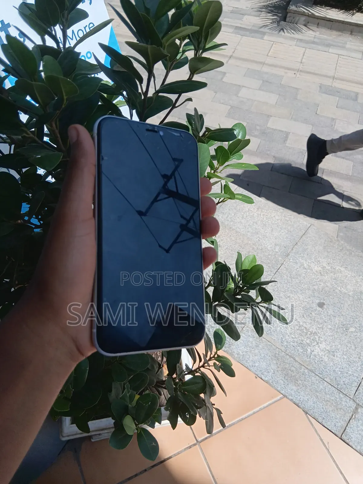 Apple iPhone XR 64 GB White