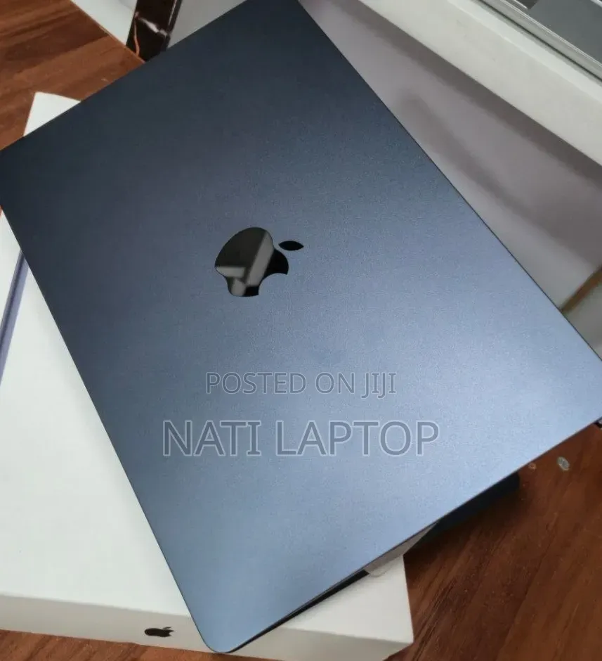 New Laptop Apple MacBook Air 2022 M2 8GB Apple M2 SSD 256GB