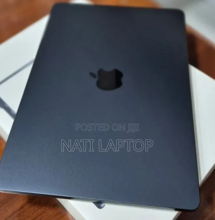 New Laptop Apple MacBook Air 2022 M2 8GB Apple M2 SSD 256GB