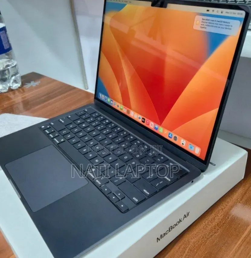 New Laptop Apple MacBook Air 2022 M2 8GB Apple M2 SSD 256GB