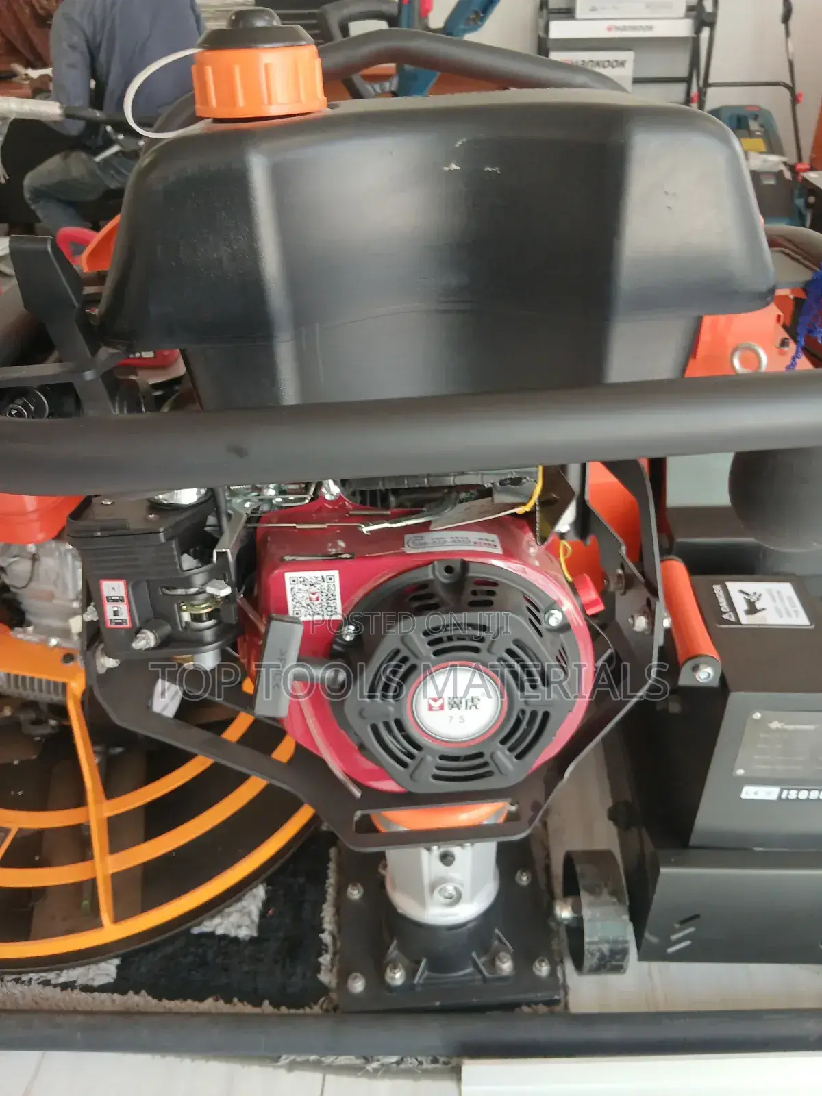 Red and Black 7.5 HP Gasoline Engine, Labeled With the Brand 翼虎 (Yihu)