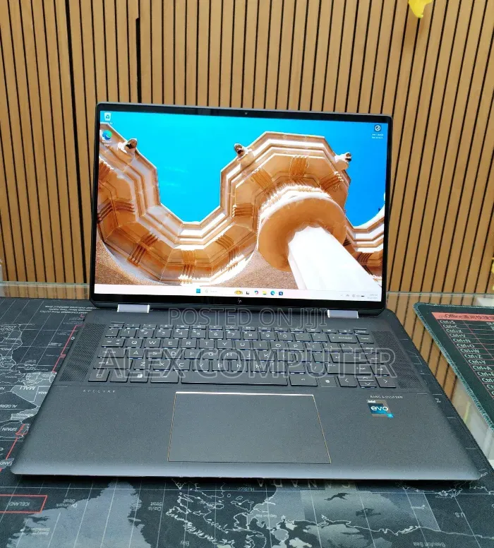 New Laptop HP Spectre X360 16GB Intel Core i7 SSD 512GB