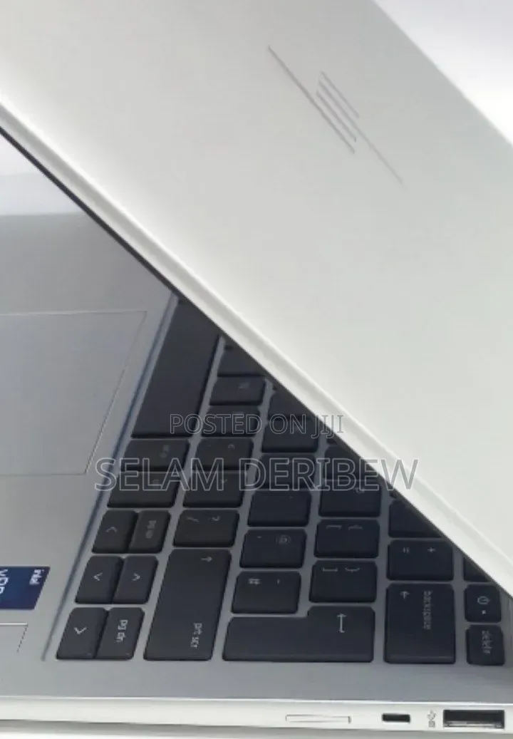 New Laptop HP EliteBook 830 G9 16GB Intel Core i5 SSD 512GB