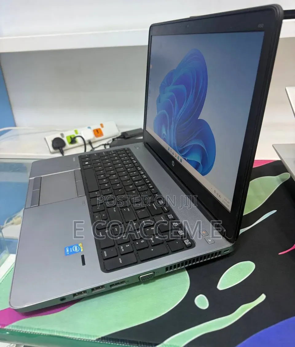 New Laptop HP 8GB Intel Core i7 HDD 1T