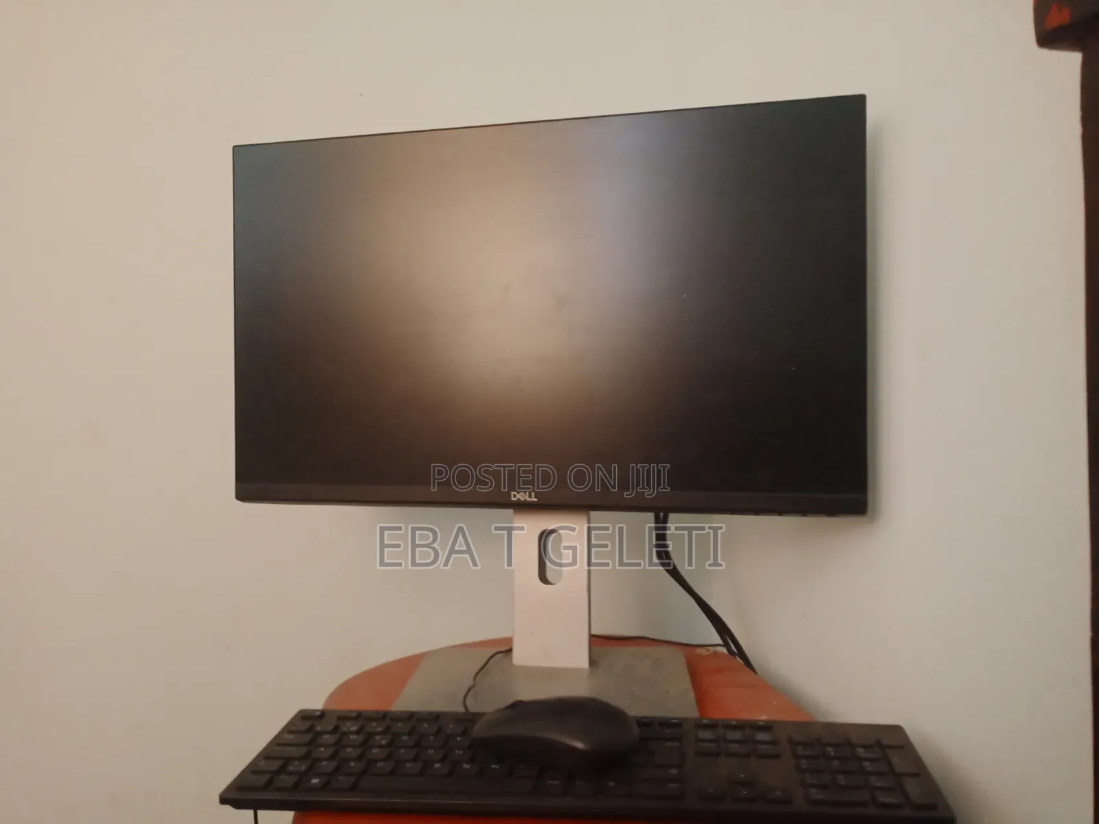 Dell 24 Inches Frameless Monitor With Keyboard and Mouse