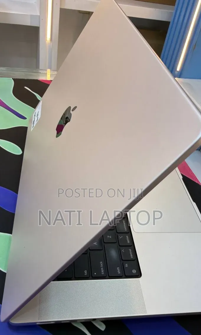 New Laptop Apple MacBook Pro 2021 M1 16GB Apple M1 Pro SSD 512GB