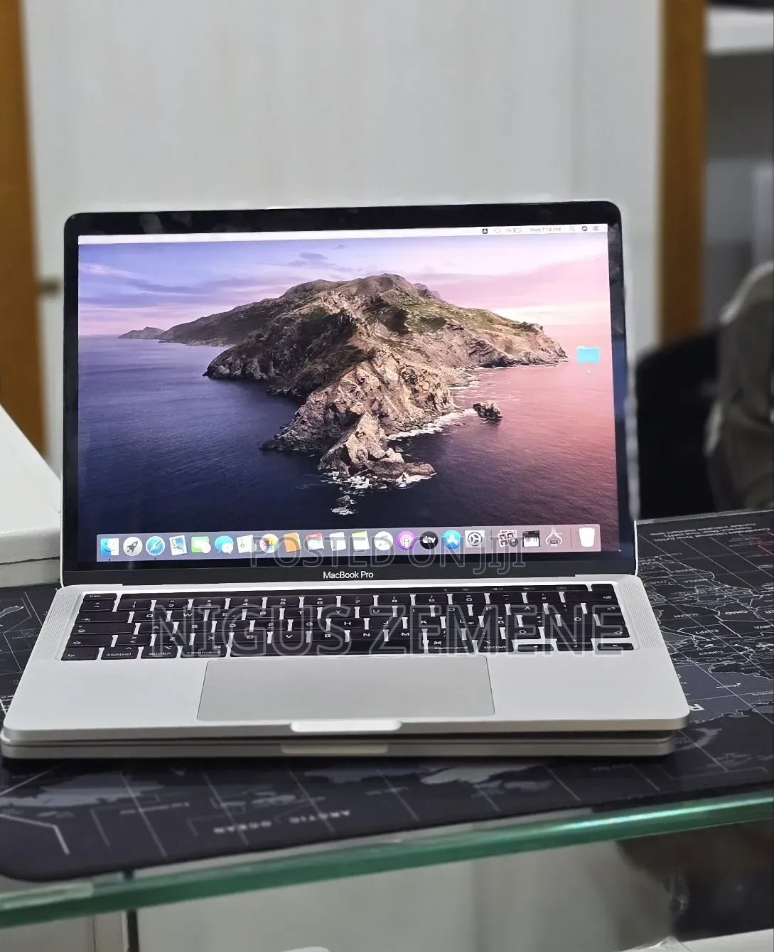New Laptop Apple MacBook 2020 32GB Intel Core i7 SSD 512GB