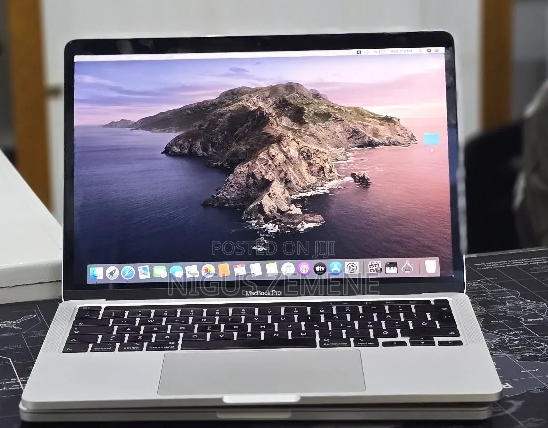New Laptop Apple MacBook 2020 32GB Intel Core i7 SSD 512GB