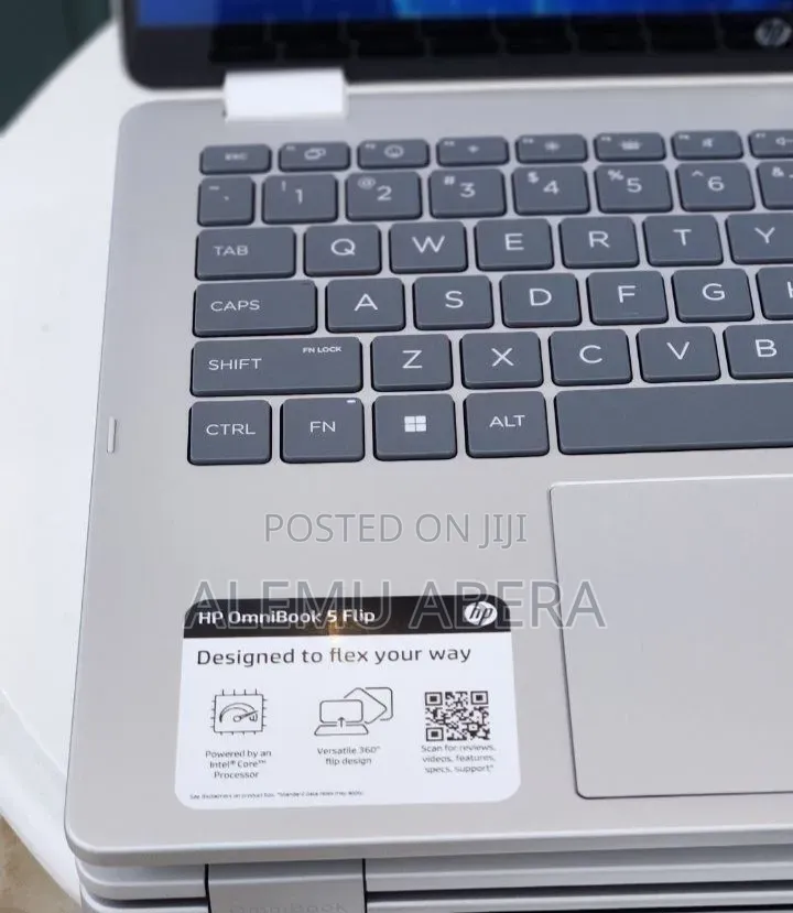 New Laptop HP OmniBook 5 Flip 16GB Intel Core 7 SSD 512GB