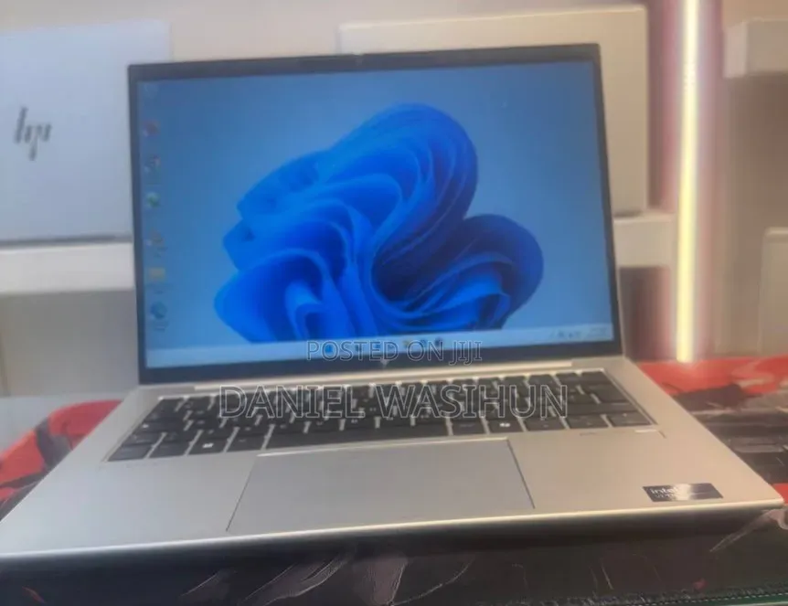 New Laptop HP EliteBook 660 G11 16GB Intel Core Ultra 7 SSD 512GB