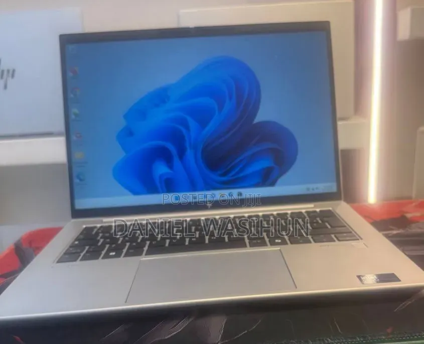 New Laptop HP EliteBook 660 G11 16GB Intel Core Ultra 7 SSD 512GB
