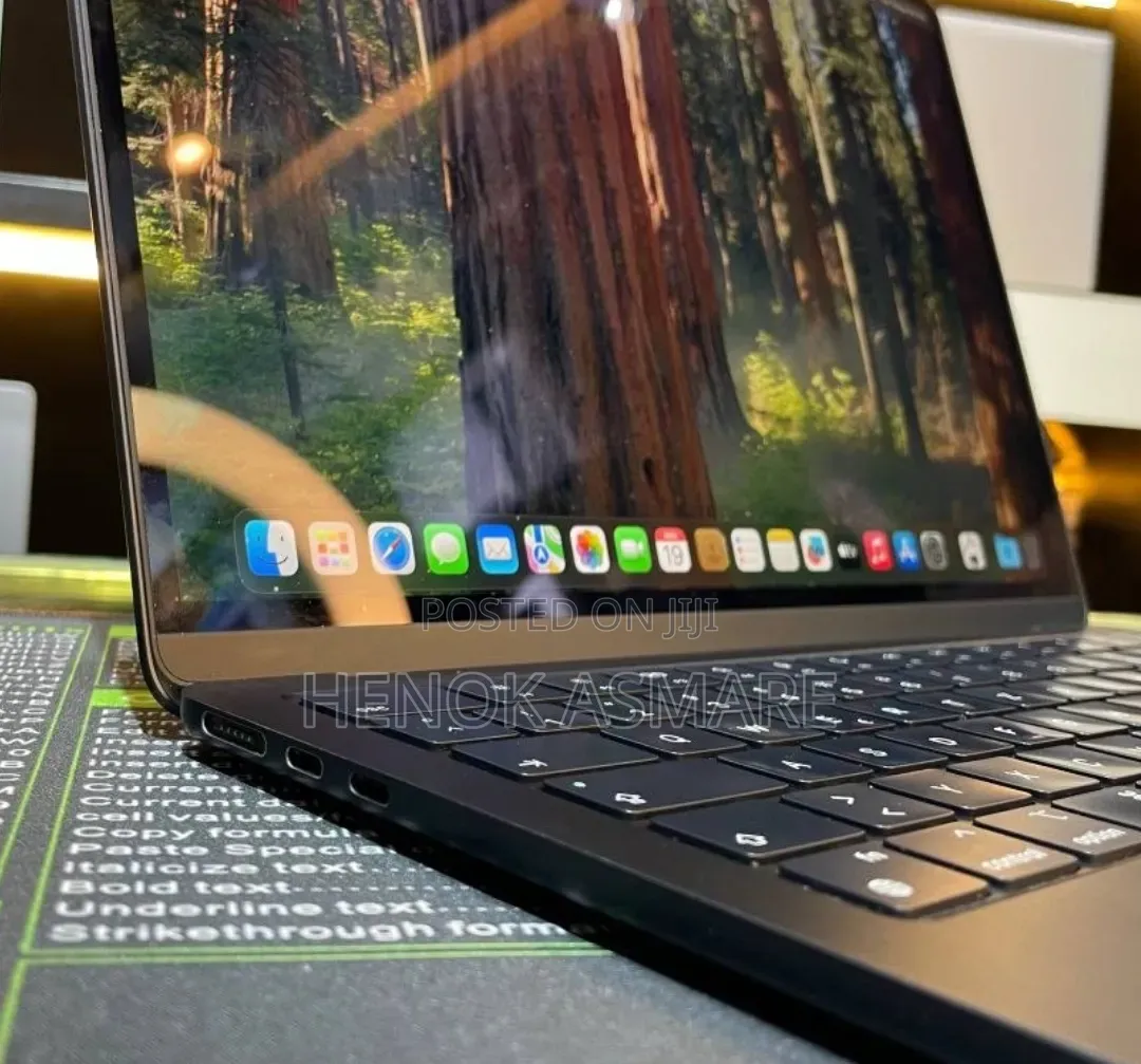 New Laptop Apple MacBook Air 2023 M2 8GB Apple M2 SSD 512GB