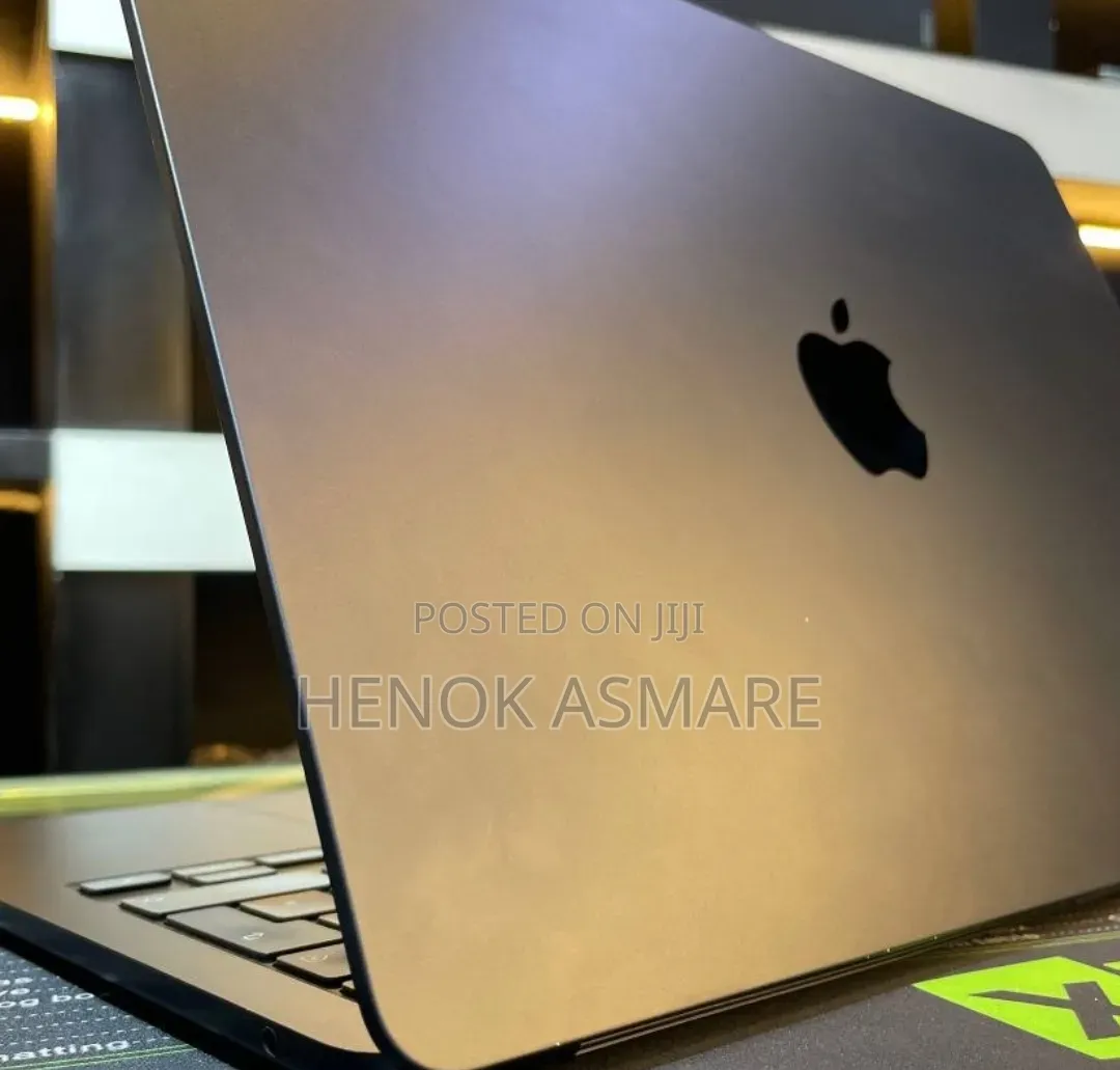 New Laptop Apple MacBook Air 2023 M2 8GB Apple M2 SSD 512GB