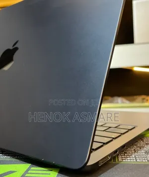 New Laptop Apple MacBook Air 2023 M2 8GB Apple M2 SSD 512GB