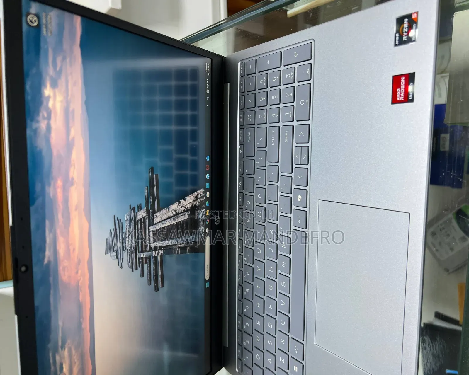 New Laptop HP 8GB AMD Ryzen 5 SSD 512GB