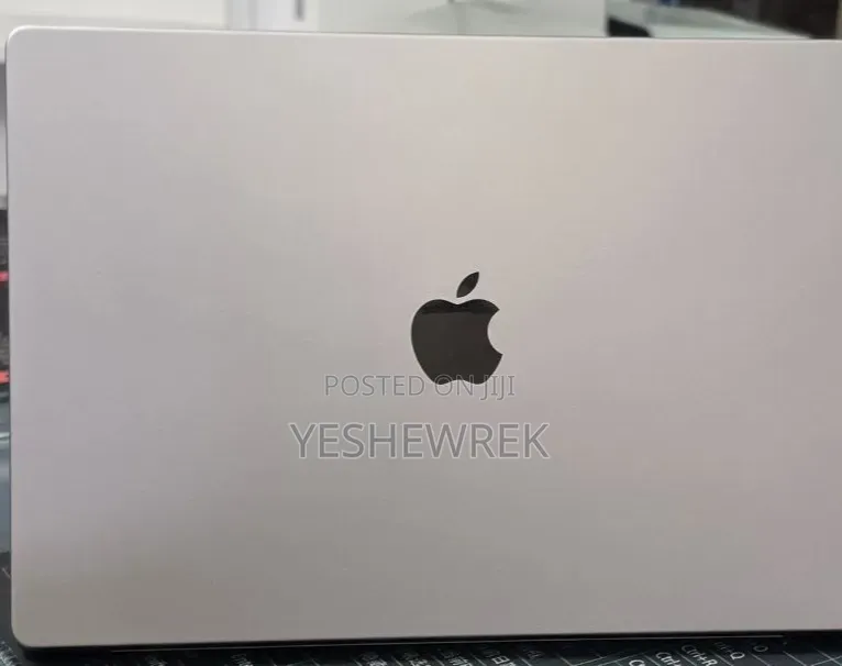 New Laptop Apple MacBook Pro 2019 16GB Intel Core i7 SSD 512GB