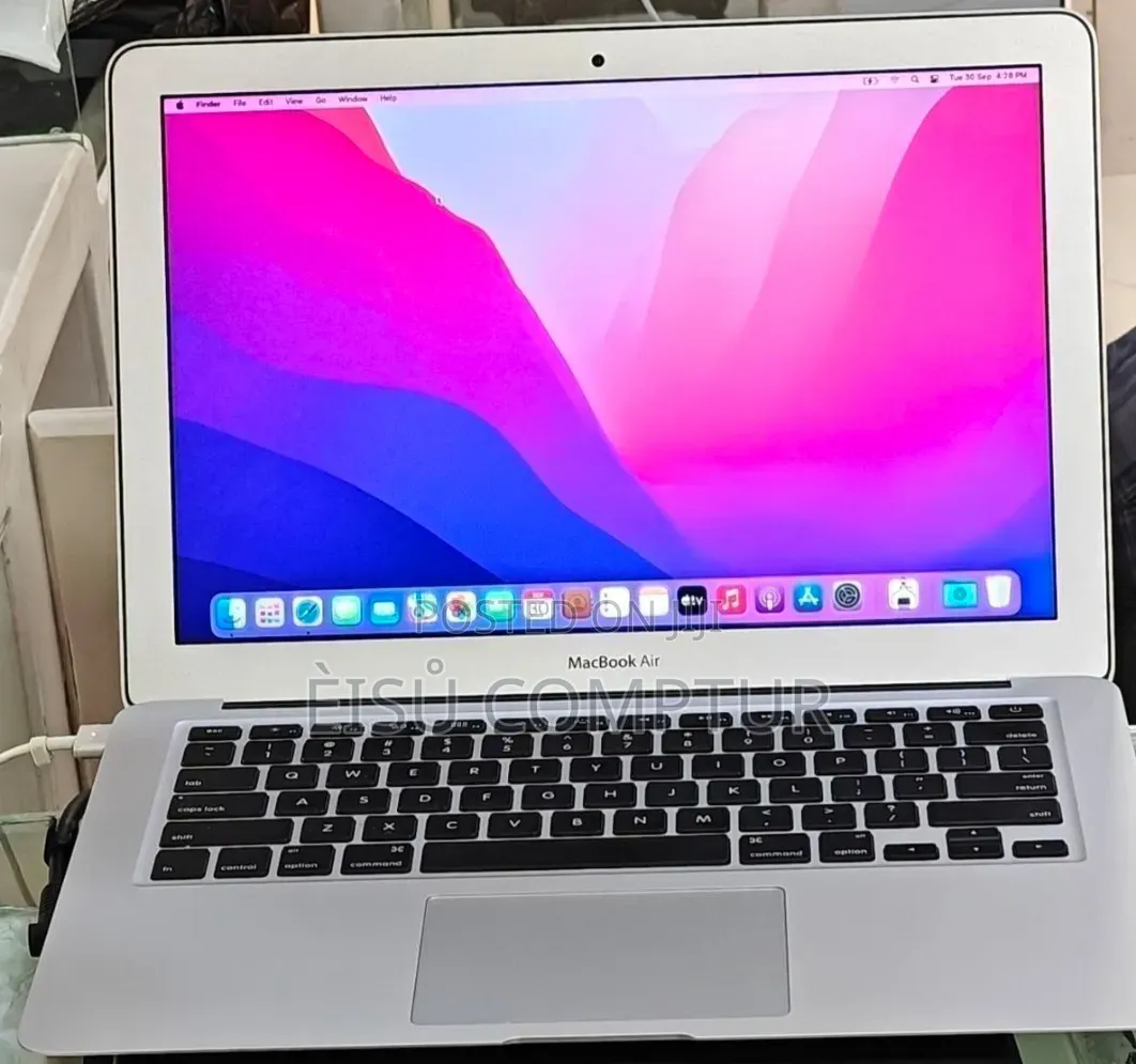 New Laptop Apple MacBook 2017 8GB Intel Core i7 SSD 128GB