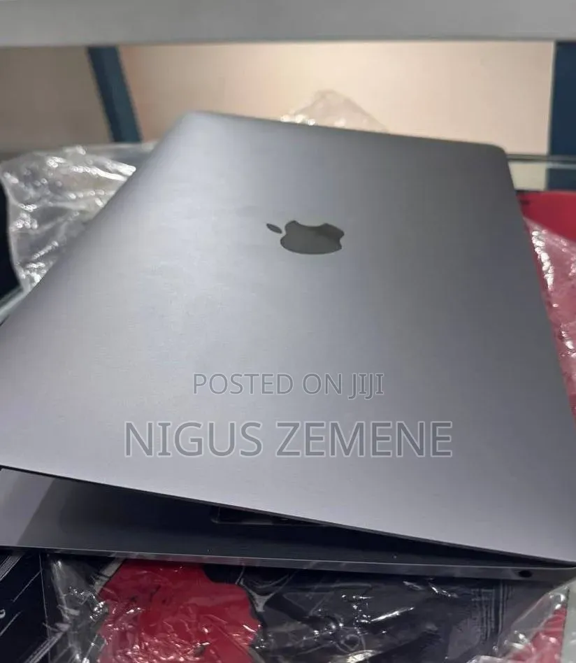 New Laptop Apple MacBook Air 2018 8GB SSD 128GB