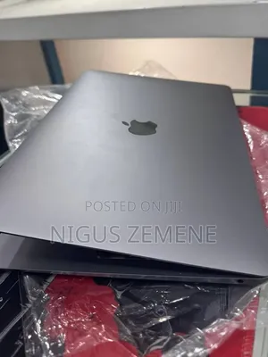 New Laptop Apple MacBook Air 2018 8GB SSD 128GB