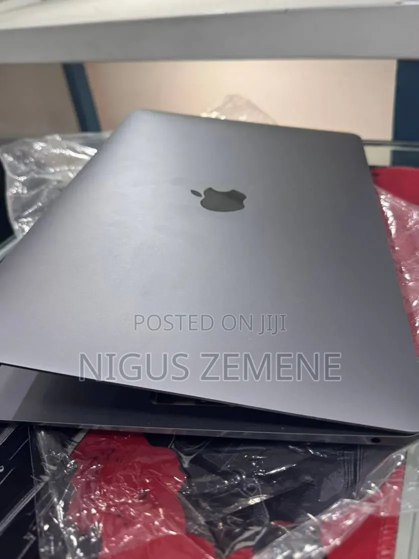 New Laptop Apple MacBook Air 2018 8GB SSD 128GB