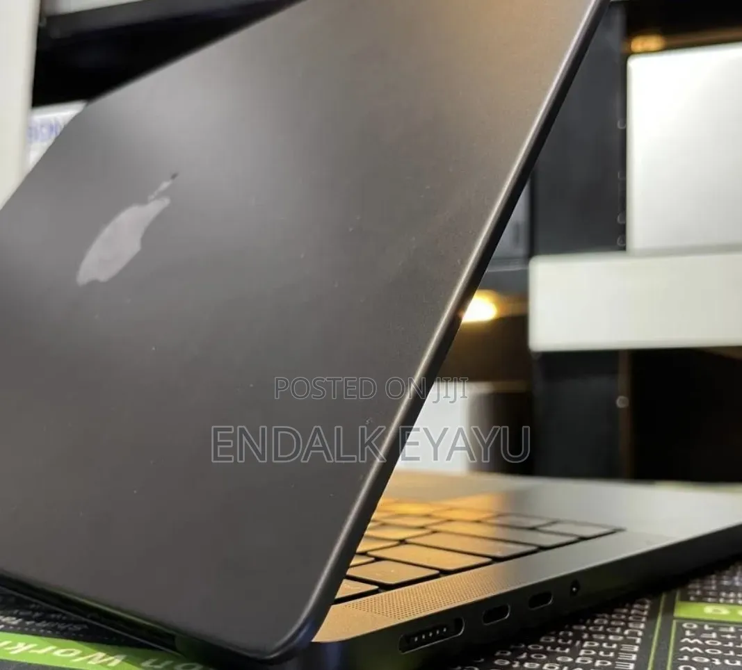 New Laptop Apple MacBook Pro 2024 M4 Max 48GB Apple M4 Max SSD 2T