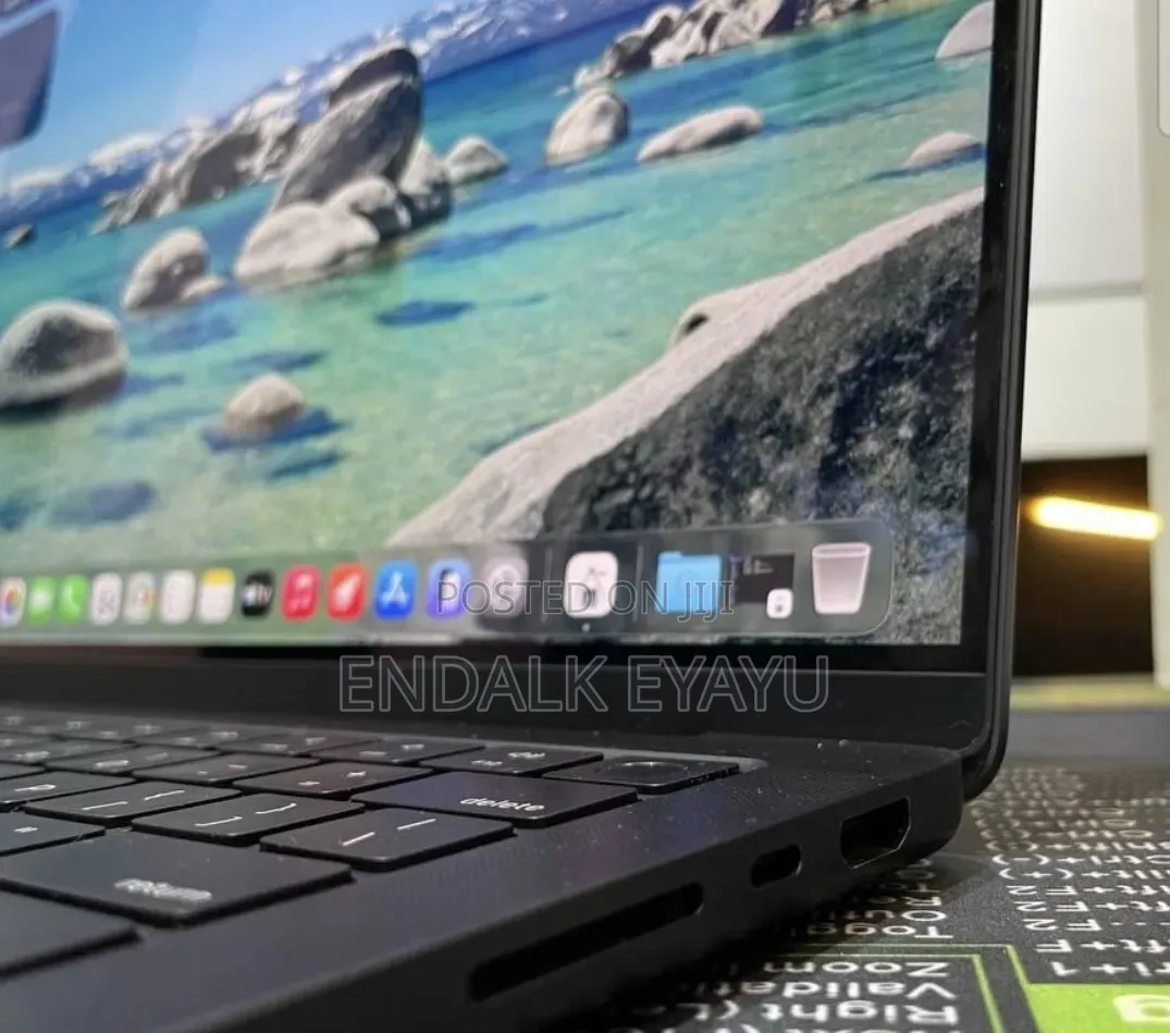 New Laptop Apple MacBook Pro 2024 M4 Max 48GB Apple M4 Max SSD 2T