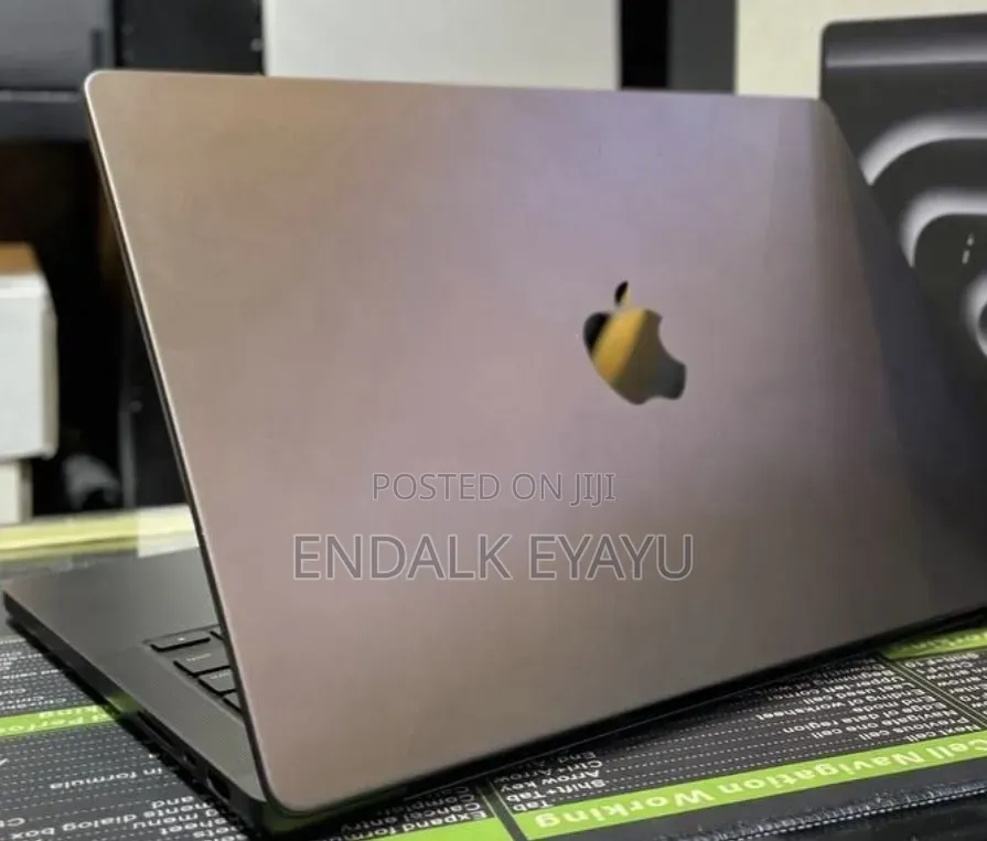 New Laptop Apple MacBook Pro 2024 M4 Max 48GB Apple M4 Max SSD 2T