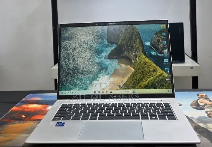 New Laptop HP EliteBook 840 G9 16GB Intel Core i7 SSD 512GB