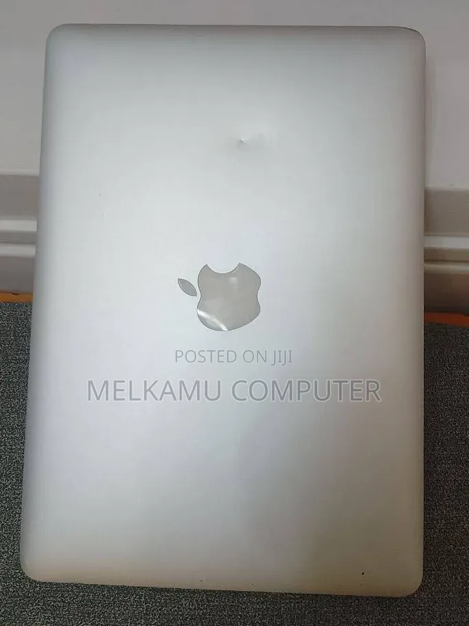 New Laptop Apple MacBook Pro 2013 8GB Intel Core i5 SSD 256GB