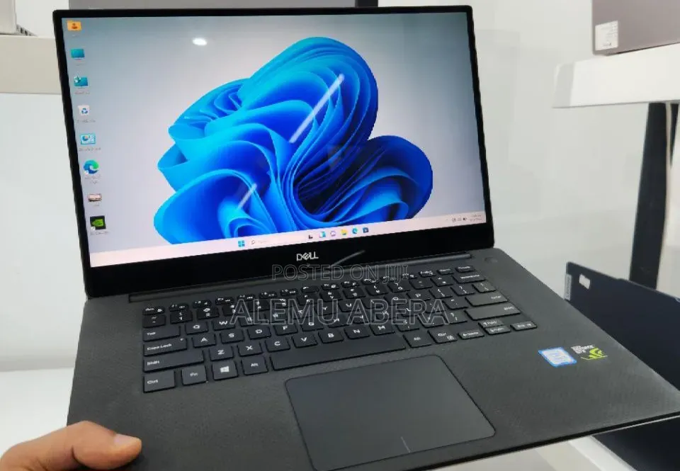 New Laptop Dell XPS 15 16GB Intel Core i7 SSD 512GB