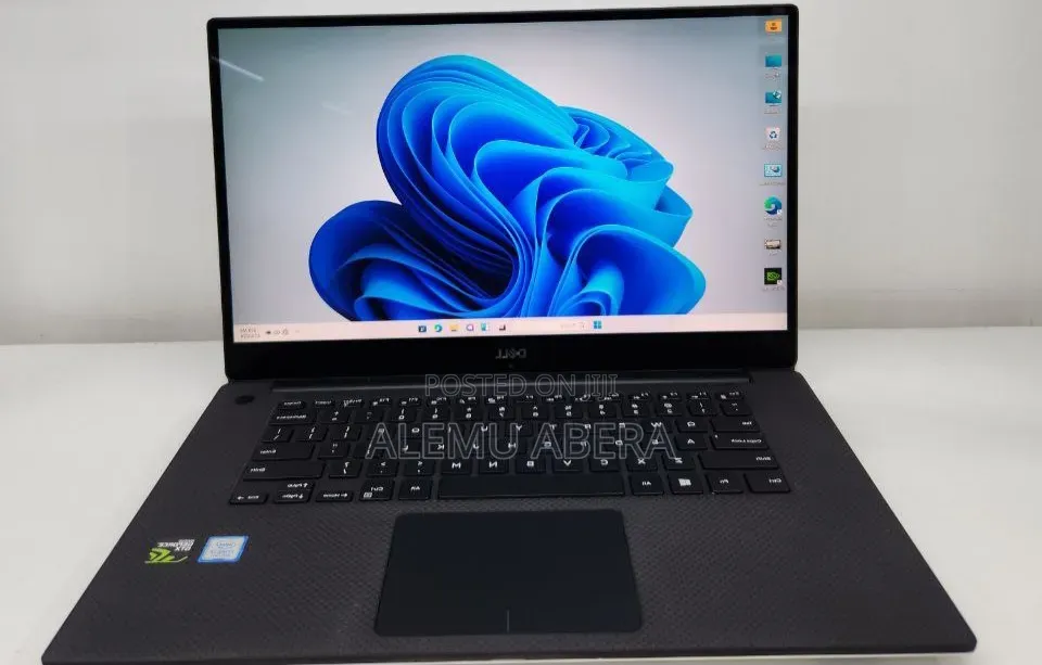 New Laptop Dell XPS 15 16GB Intel Core i7 SSD 512GB