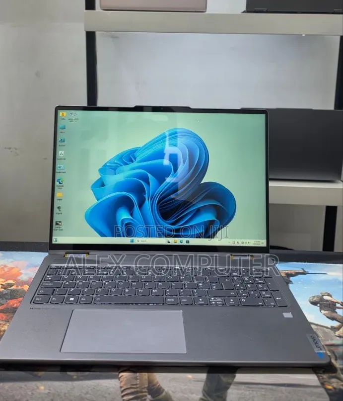 New Laptop Lenovo 16GB AMD Ryzen 7 SSD 512GB
