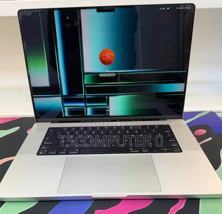 New Laptop Apple MacBook Pro 2021 M1 16GB Apple M1 Pro SSD 512GB
