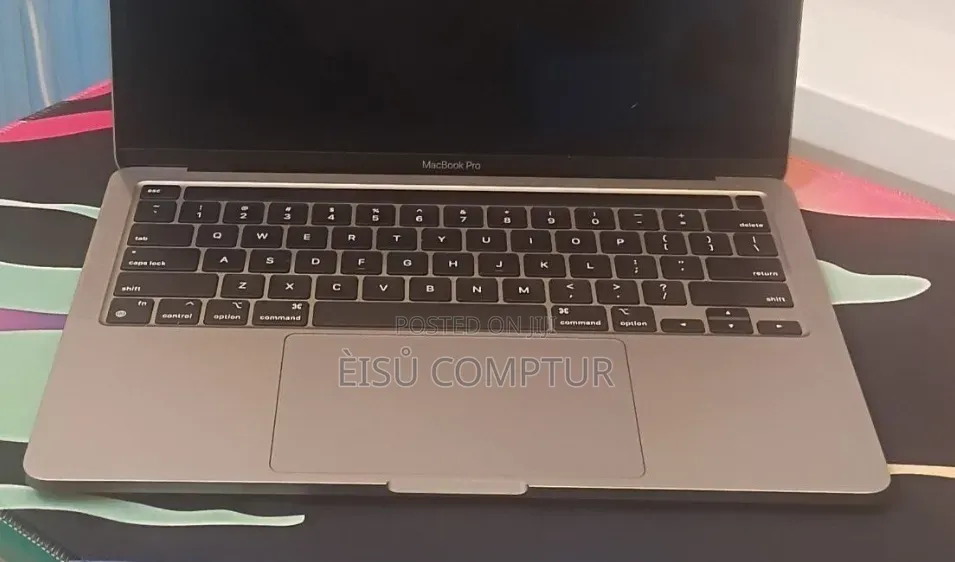 New Laptop Apple MacBook Pro 2020 M1 8GB Apple M1 Pro SSD 256GB