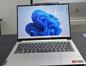 New Laptop Lenovo 16GB AMD Ryzen 7 SSD 512GB