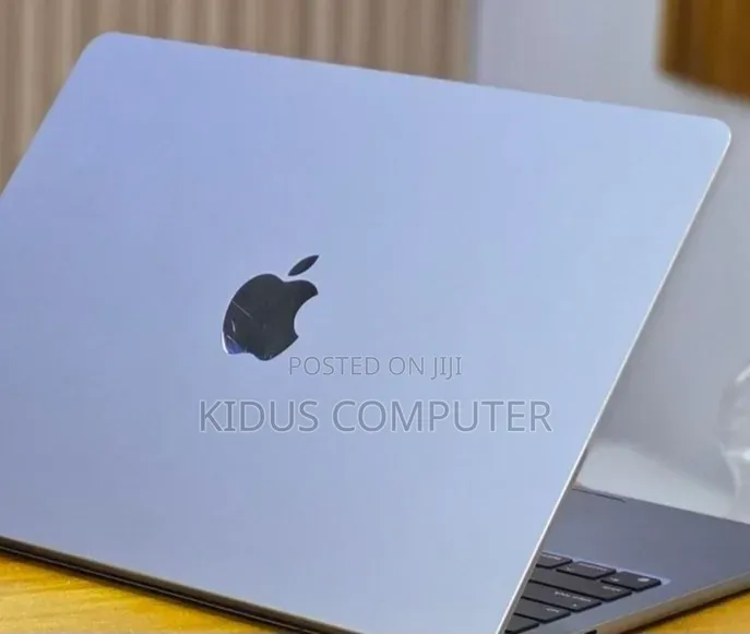 New Laptop Apple MacBook Air 2022 M2 8GB Apple M1 SSD 256GB