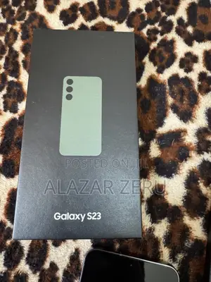 New Samsung Galaxy S23 128 GB Green