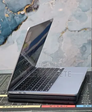 New Laptop Apple MacBook Air 2025 M4 16GB Apple M4 SSD 256GB